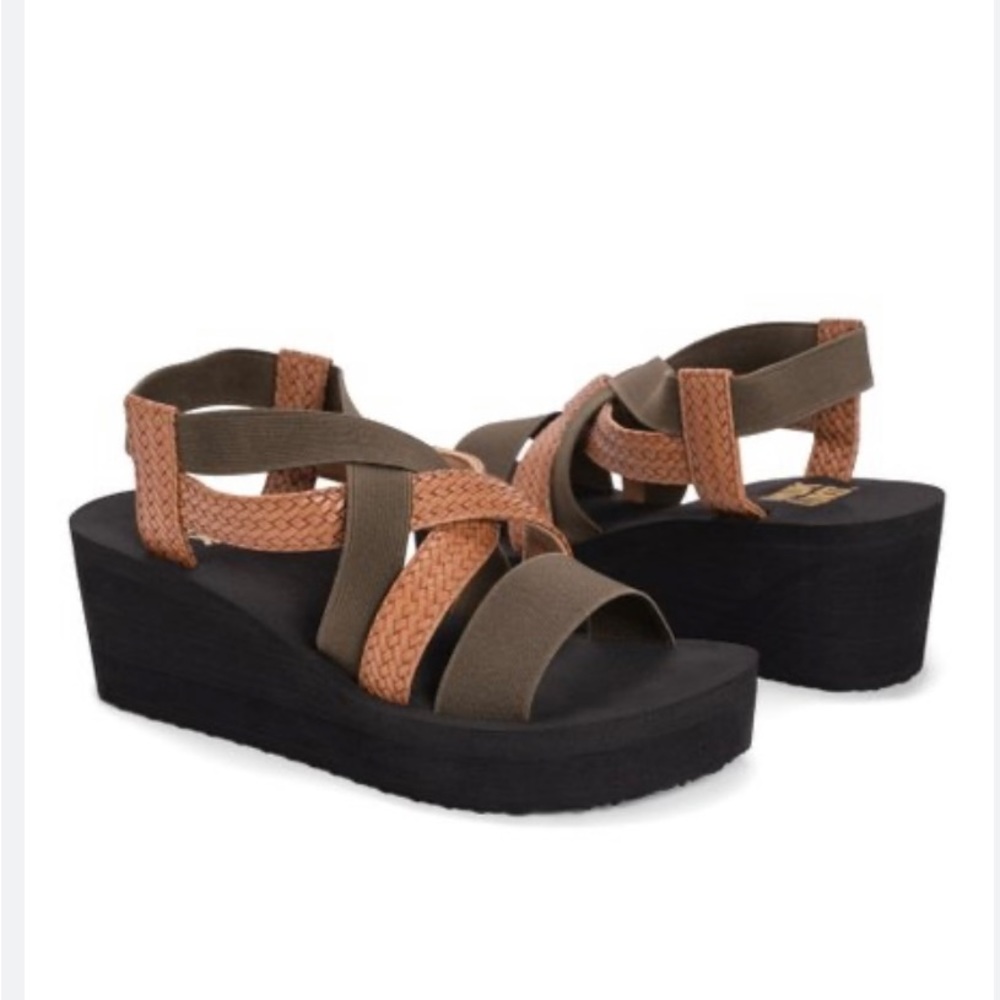 NWT MUK LUKS women’s sz 10 Sabine wedge sandal